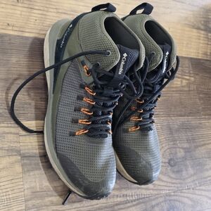 Columbia Men's Olive Green Hiking Boots